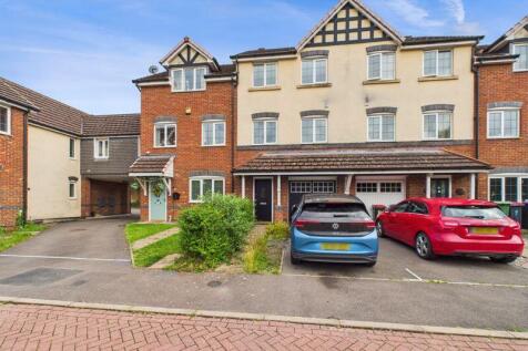 Phoenix Close, Telford TF2 4 bed terraced house for sale