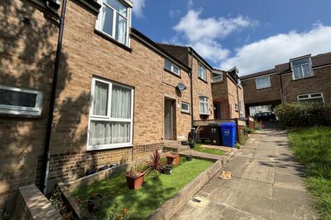 Ickleton Place, Haverhill CB9 3 bed semi