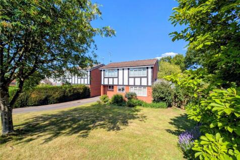 4 bedroom link detached house for sale