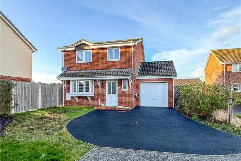 Iris Close, Christchurch, Dorset, BH23 4 bed detached house for sale