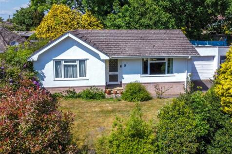 Woodhayes Avenue, Highcliffe, Dorset... 2 bed bungalow for sale