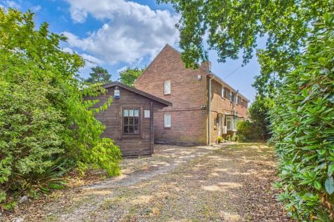 Burley Road, Bransgore, Christchurch... 3 bed semi