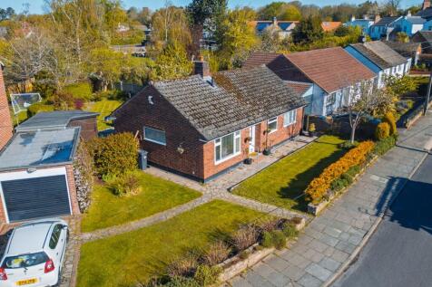 2 bedroom detached bungalow for sale