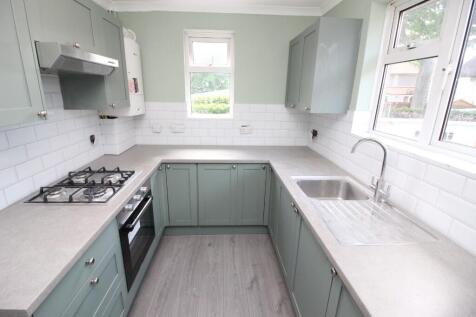 2 bedroom maisonette for sale