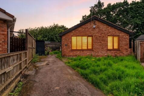 3 bedroom detached bungalow for sale