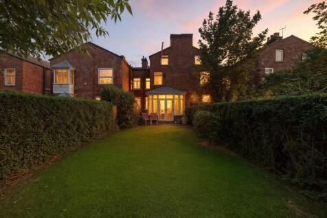 5 bedroom terraced house for sale