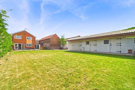 Townside, North Lincolnshire DN40 3 bed link detached house for sale
