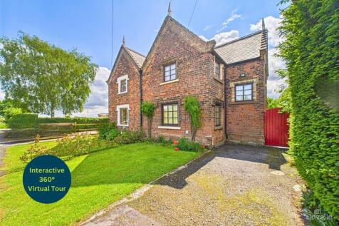 2 bedroom semi-detached house for sale