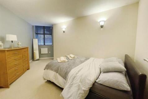 Broadway, Bradford BD1 2 bed flat for sale