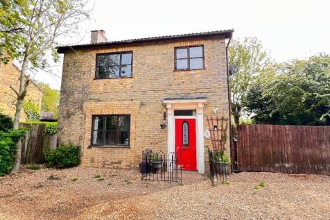3 bedroom detached house for sale