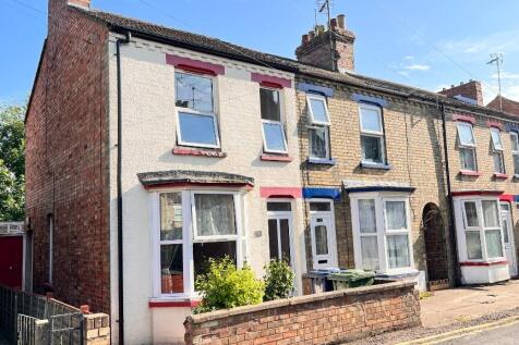 3 bedroom end of terrace house for sale