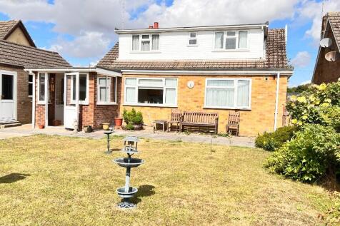 3 bedroom chalet for sale