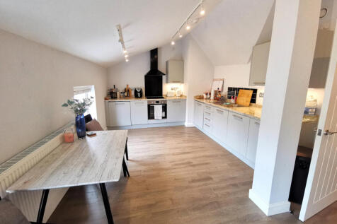 Litten Tree House, CM7 1 bed flat for sale