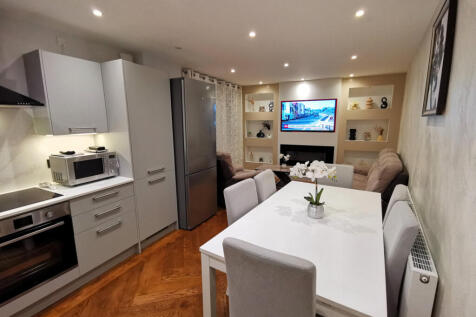 Litten Tree House, CM7 2 bed flat for sale