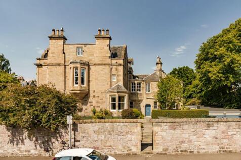 5 bedroom flat for sale