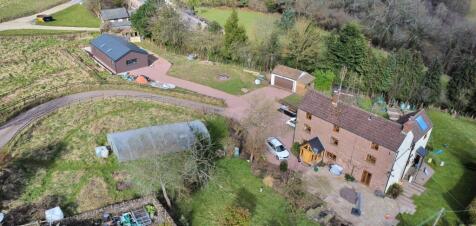 6 bedroom detached house for sale