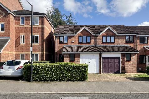 4 bedroom semi-detached house for sale