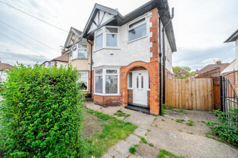 Spring Gardens, Anlaby Common, Hull... 3 bed semi