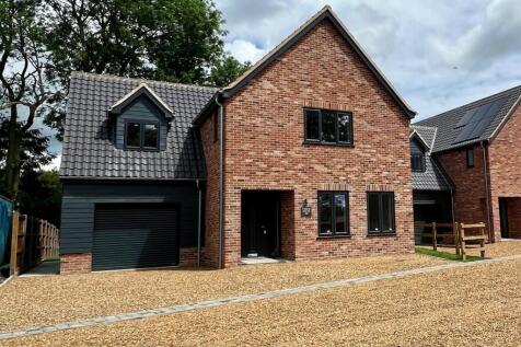 4 bedroom detached house for sale