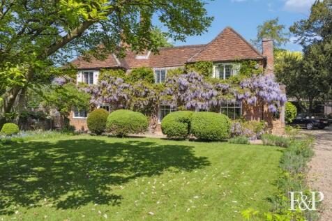 Stoke Poges, Buckinghamshire 5 bed detached house for sale