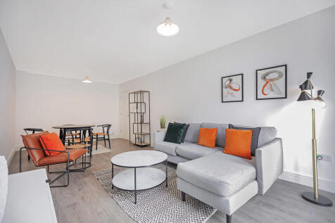 3 bedroom flat for sale