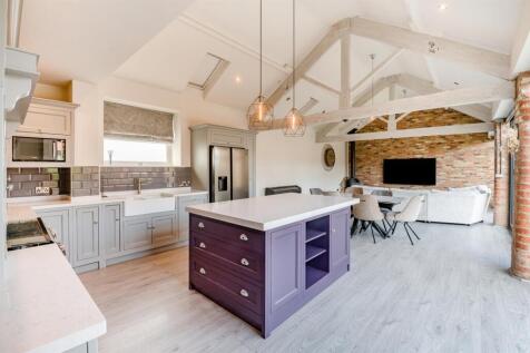4 bedroom barn conversion for sale