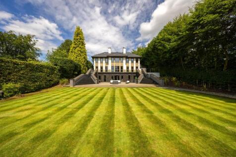 6 bedroom detached house for sale