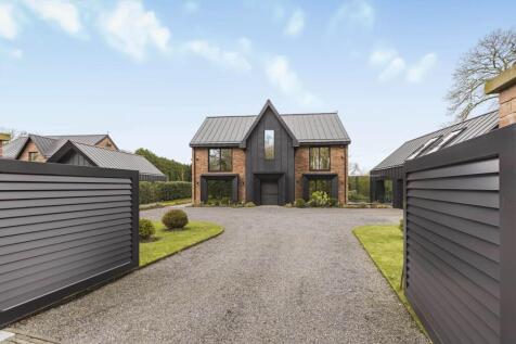6 bedroom detached house for sale