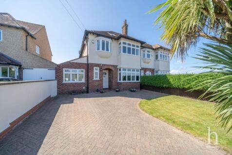 3 bedroom semi-detached house for sale