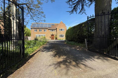 Hamilton Drive, Melton Mowbray 5 bed detached house for sale