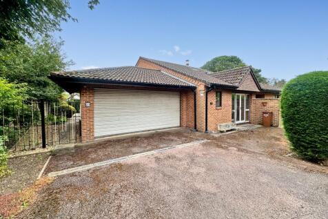 Home Pastures, Hose 4 bed detached bungalow for sale