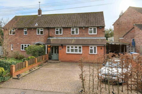 3 bedroom semi-detached house for sale