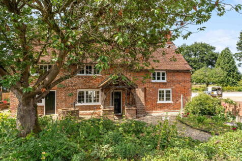 5 bedroom country house for sale