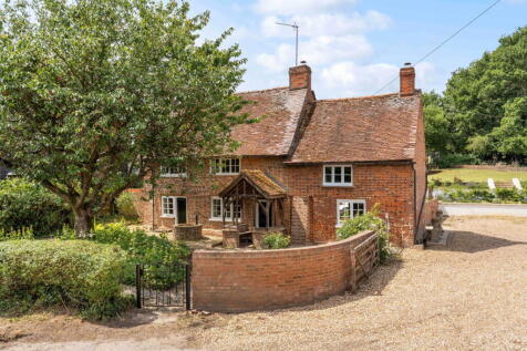 5 bedroom country house for sale