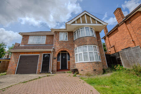 Whitelands Road, High Wycombe HP12 4 bed detached house for sale