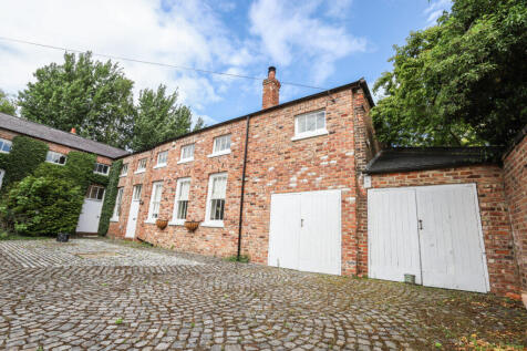 4 bedroom end of terrace house for sale