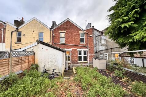 6 bedroom terraced house for sale