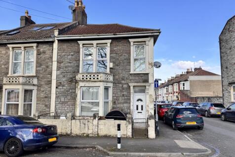 5 bedroom end of terrace house for sale