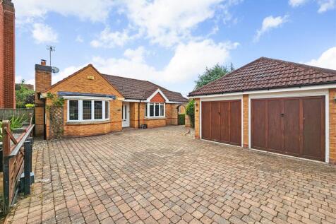 3 bedroom detached bungalow for sale