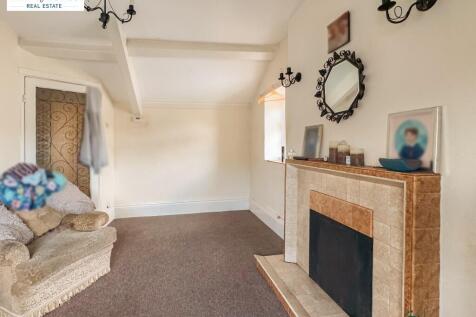 4 bedroom flat for sale