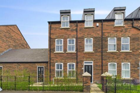 6 bedroom town house for sale