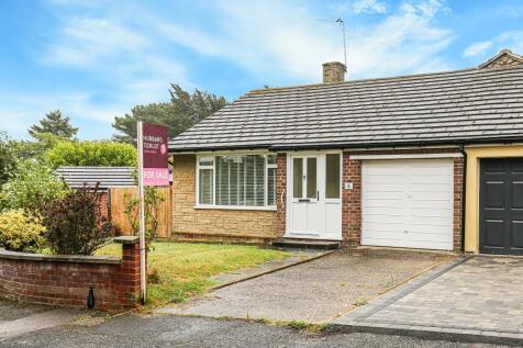 3 bedroom semi-detached bungalow for sale
