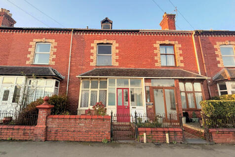 IDRIS VILLAS, TYWYN LL36 4 bed terraced house for sale