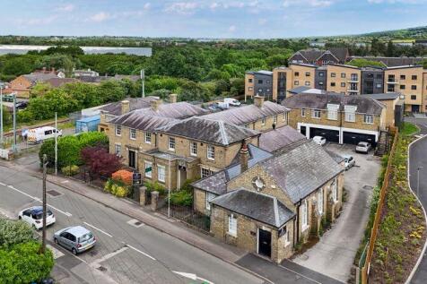 Detached house for sale