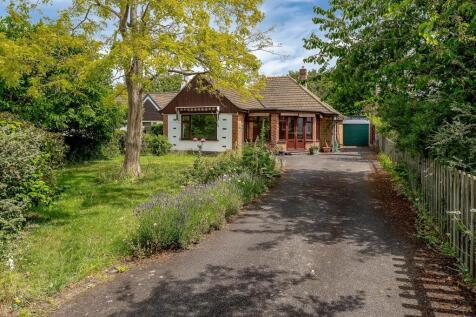3 bedroom detached bungalow for sale