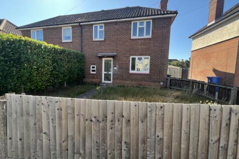 2 bedroom semi-detached house for sale