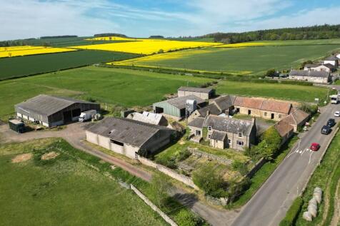 Pathhead EH37 3 bed property with land for sale