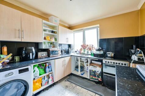 Portland Street, Elephant and Castle... 2 bed flat for sale