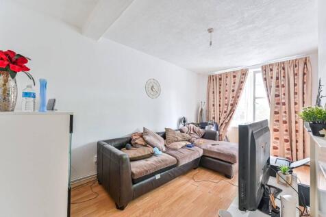 Kinglake Estate, Elephant and Castle... 2 bed flat for sale