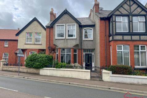 4 bedroom terraced house for sale